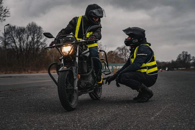 lekcja jazdy na motocyklu kategoria a 819x546 1.webp